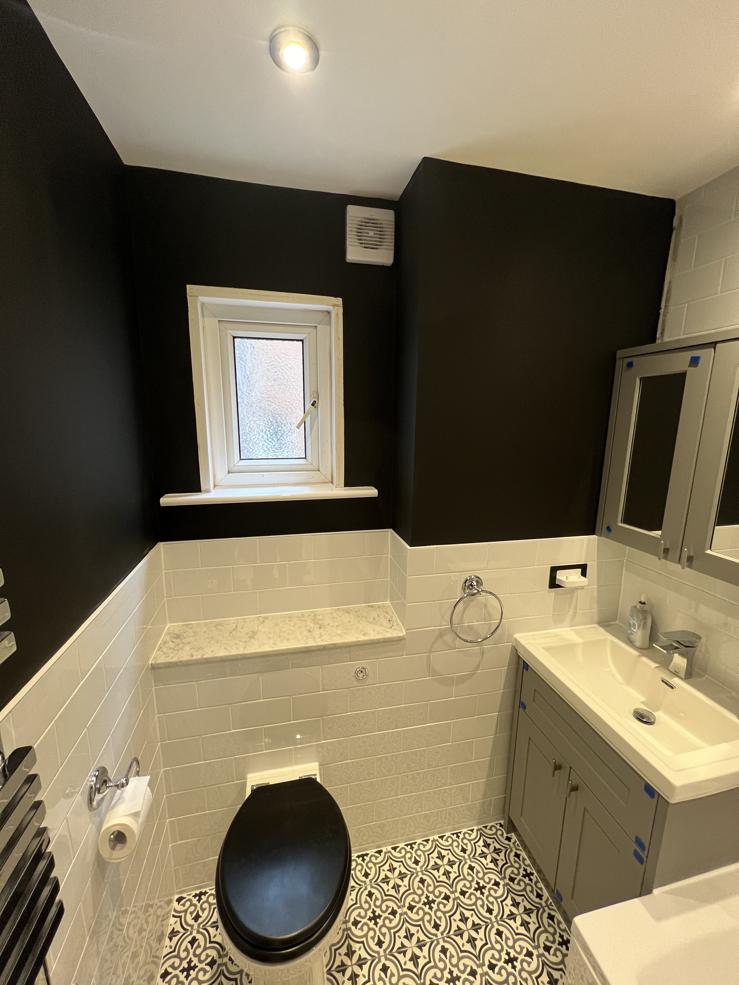 Compact cloakroom